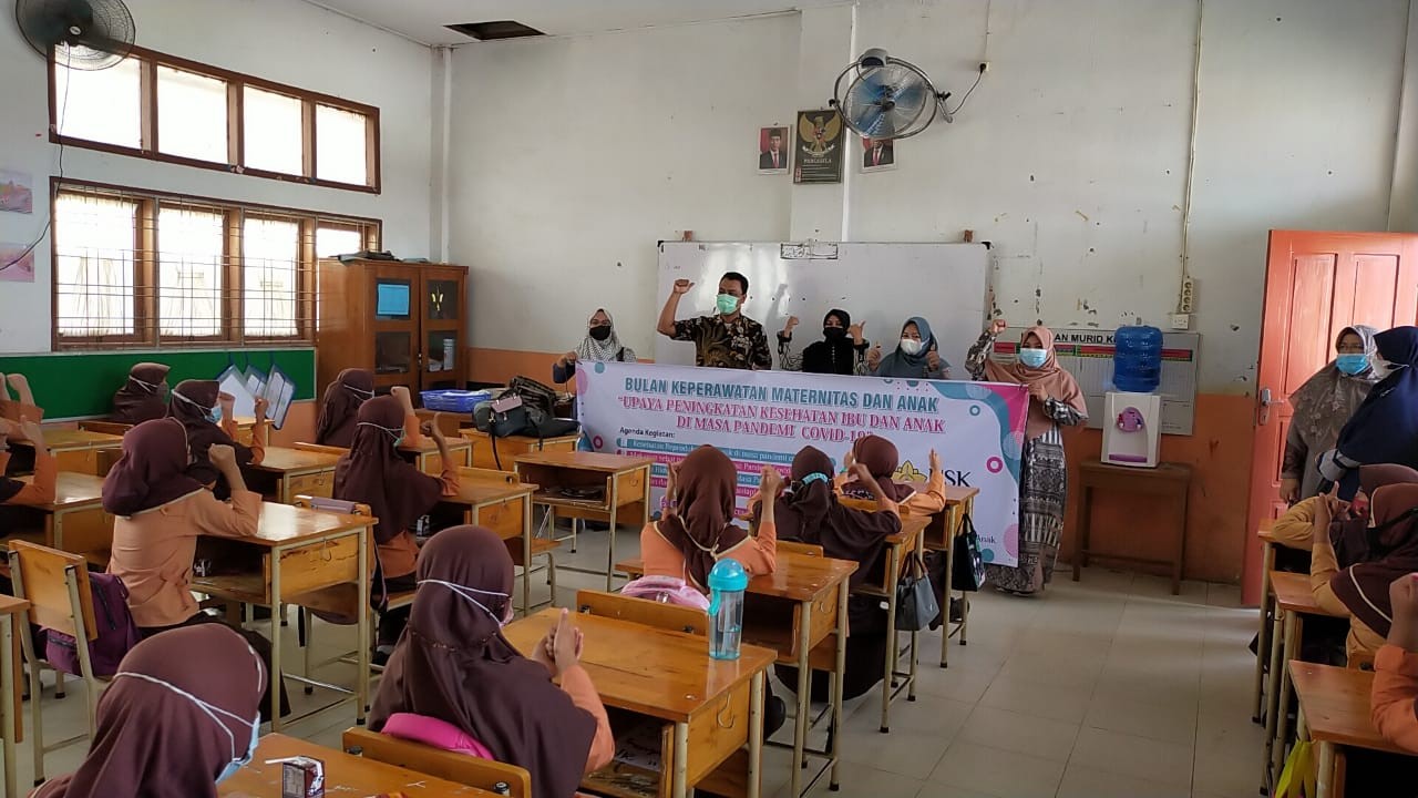 FAKULTAS KEPERAWATAN MENGADAKAN PENGABDIAN KEPADA MASYARAKAT MANDIRI BEKERJA KERJASAMA DENGAN PIHAK KECAMATAN ULEE KARENG